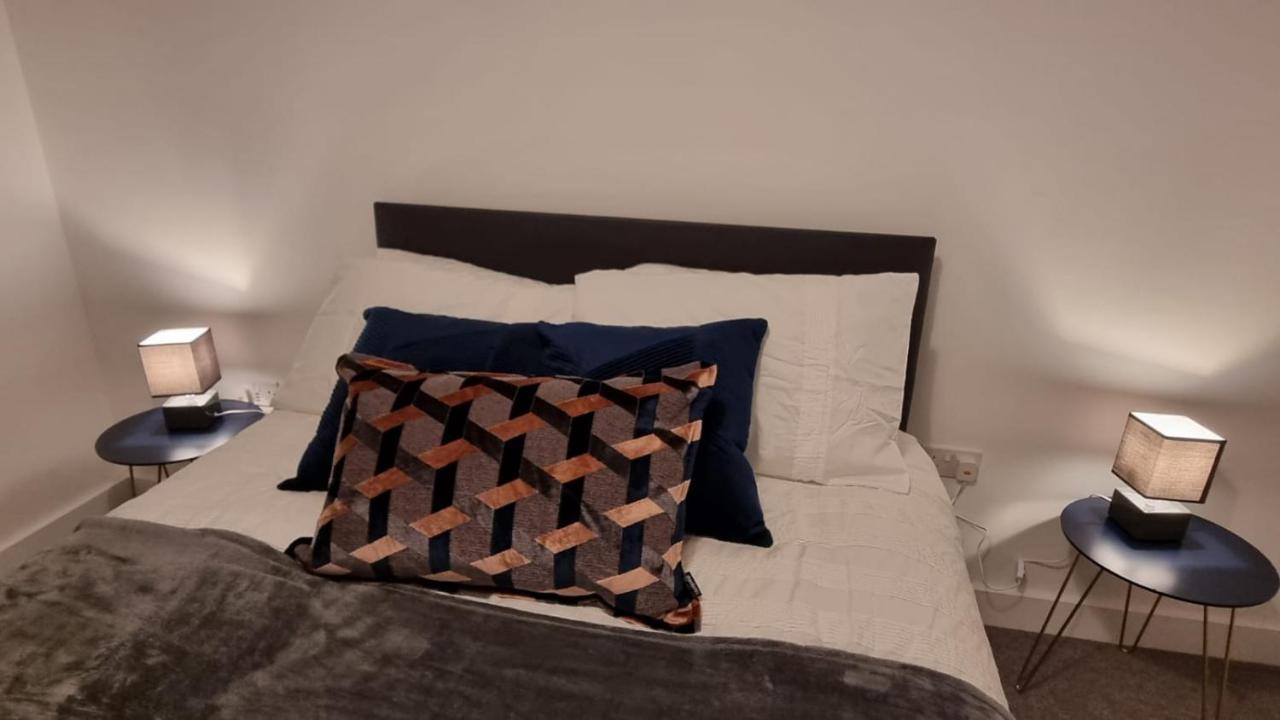 Spacious Balcony View Apt Near Nec Bhx Free Parking Sleeps 4 ホックレイ・ヒース エクステリア 写真